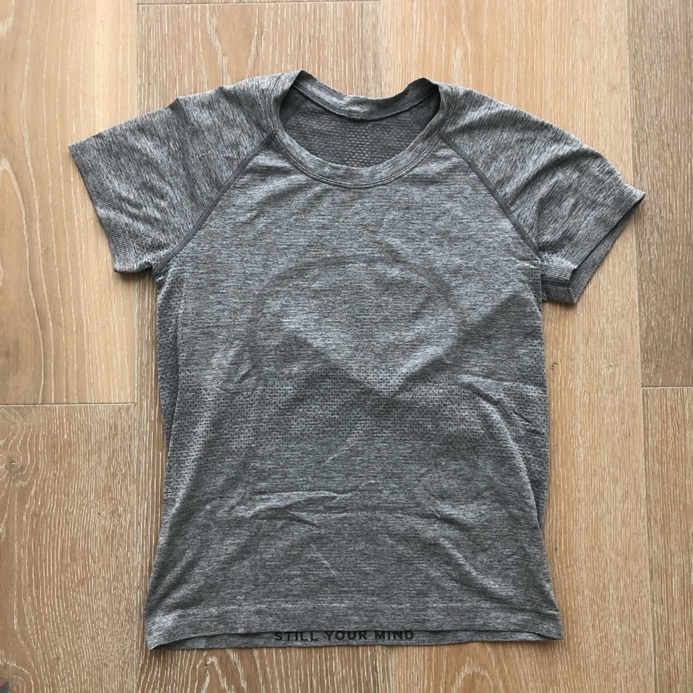 Lululemon Swiftly Tech Short Sleeve 2.0 Race Length Size 6